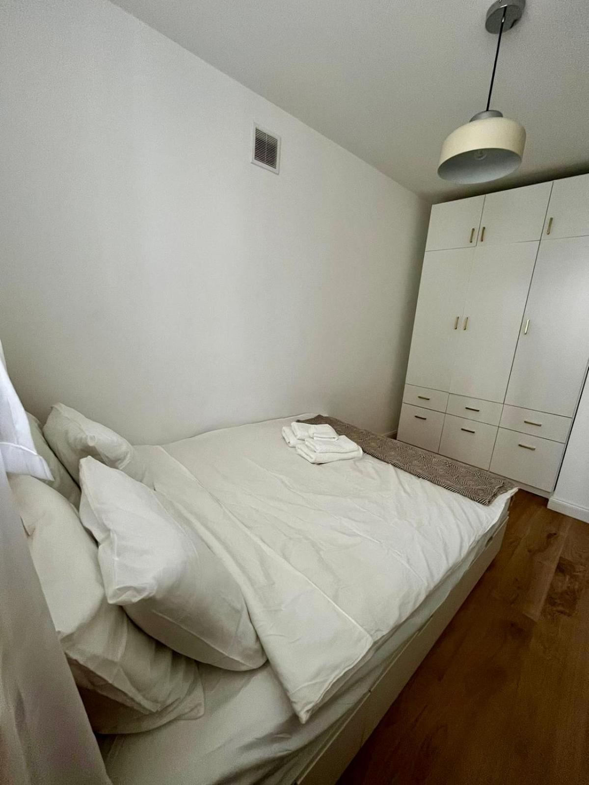 Ferienwohnung Apartament Mila - Muzeum Polin Warschau Exterior foto